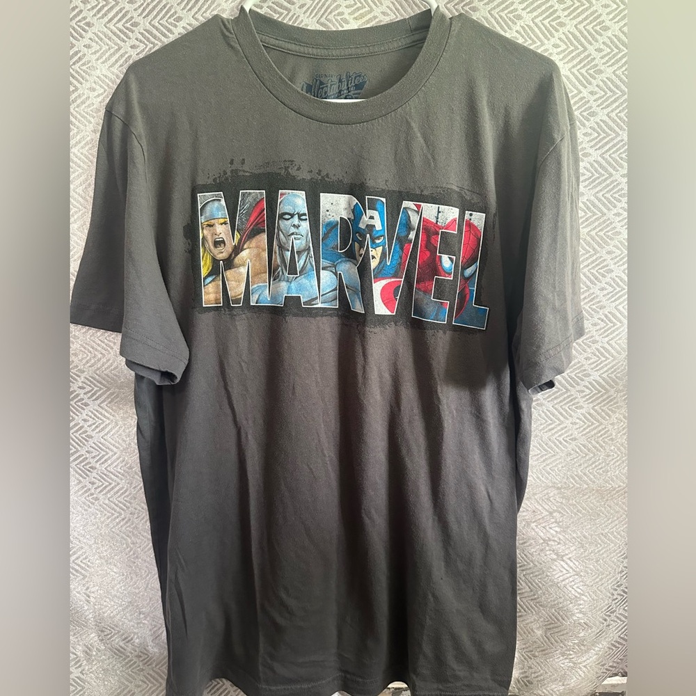 Marvel Large T-shirt
